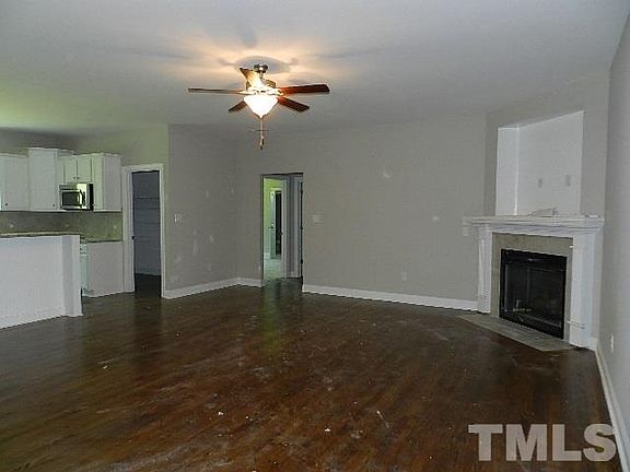 4th image of 42 Candlenut Ln