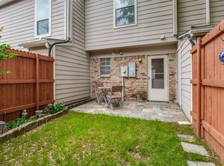 22 Abbey Rd, Euless, TX 76039