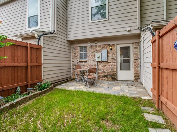 22 Abbey Rd, Euless, TX 76039