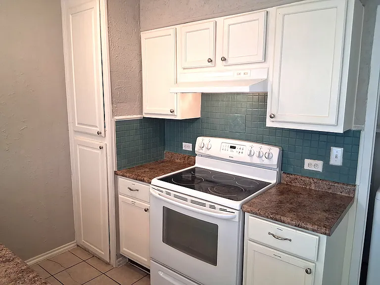 Kitchen (2)