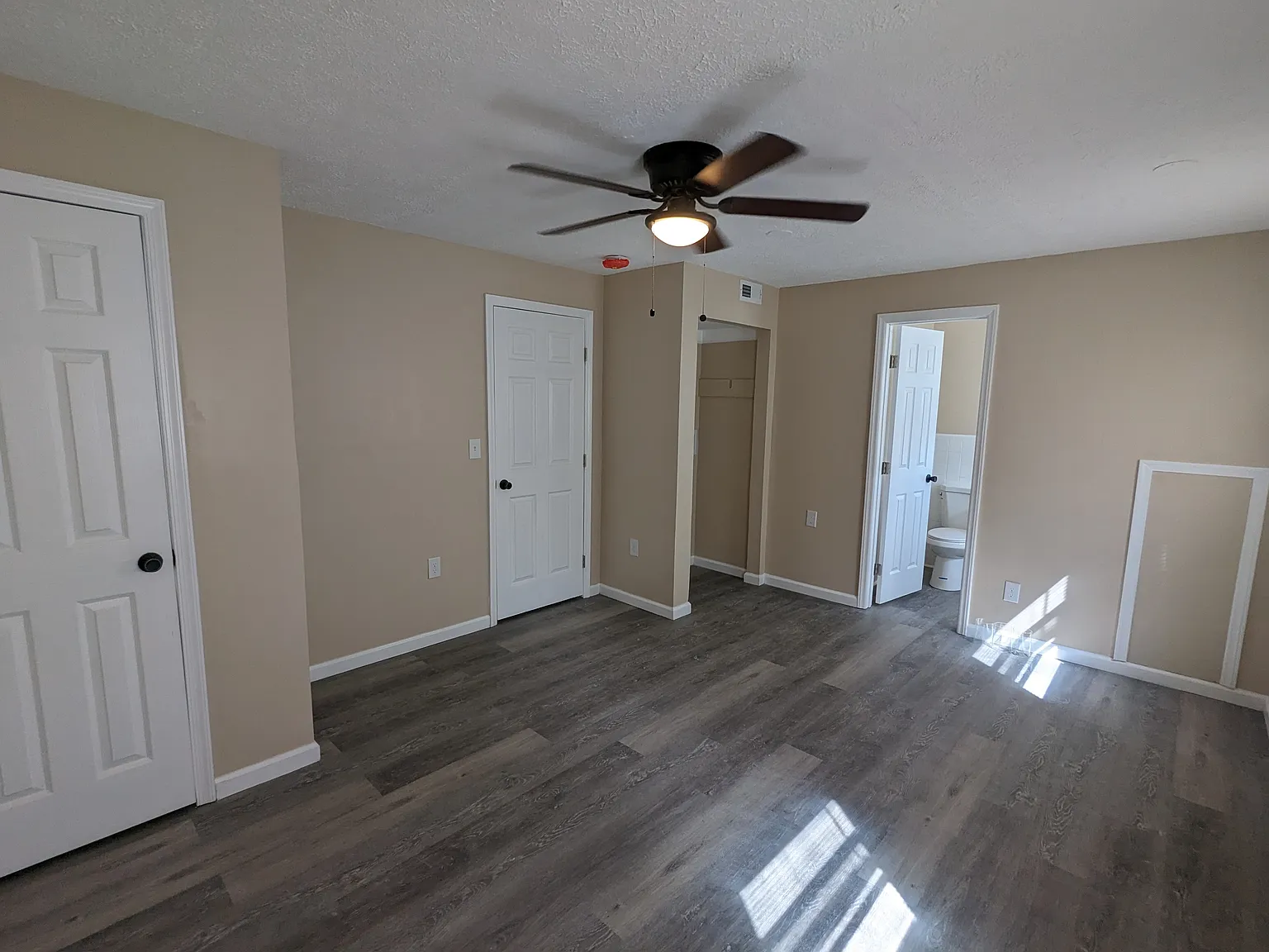 Colonial Heights Apartments — Photo 3