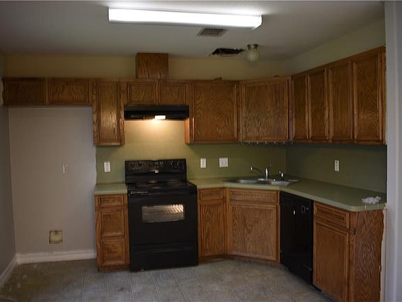 3rd image of 13210 Country Dawn Dr