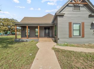 153 E Norway St, Walnut Springs, TX 76690