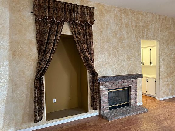 5th image of 2406 Falcon Valley Dr