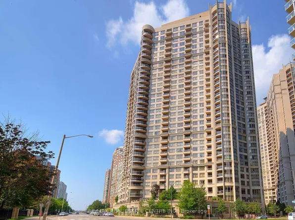 3880 Duke Of York Blvd #104, Mississauga, ON L5B 4M7