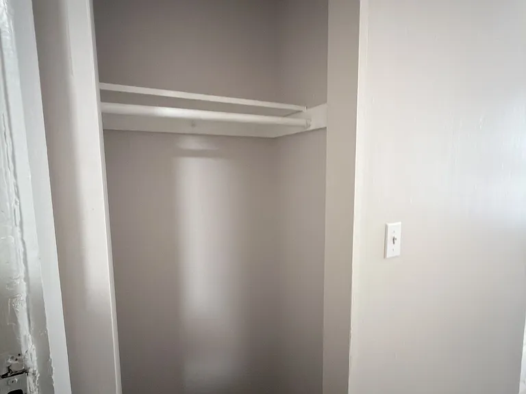 185 Green St #9 — Photo 3