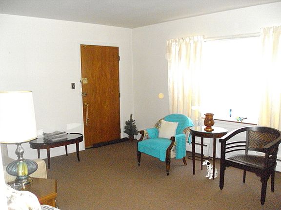 5th image of 1537 Harlem Ave APT 1E