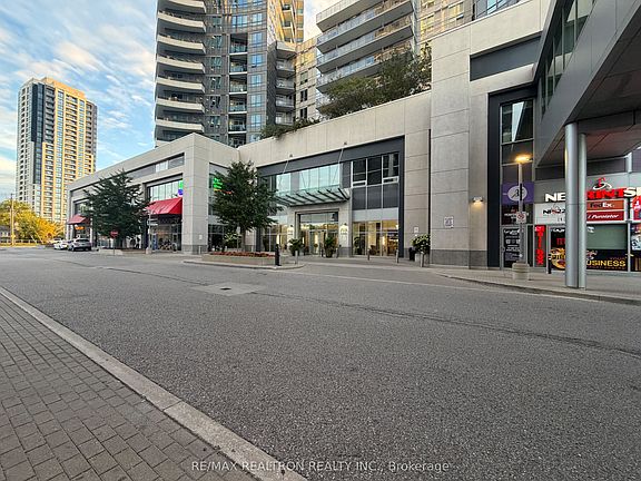 3rd image of 7171 Yonge St #1703