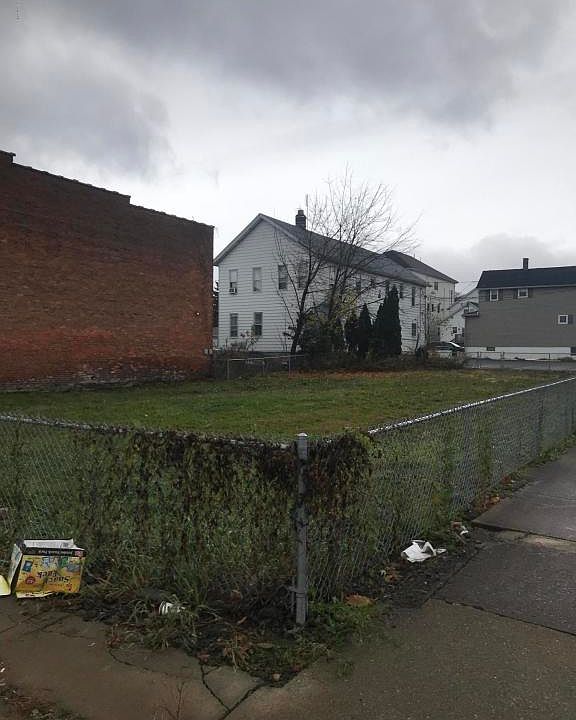 1st image of 741 Main St #L-18