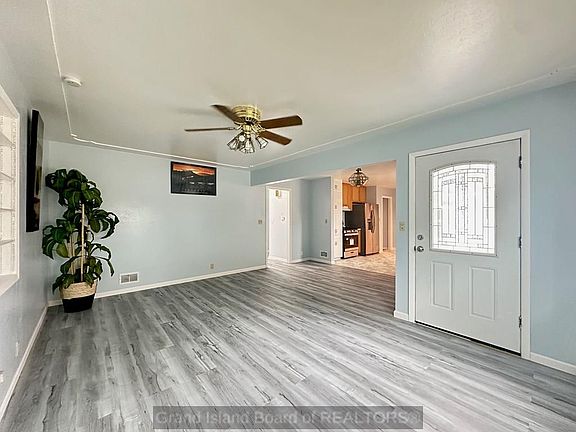 3rd image of 1412 N Ruby Ave