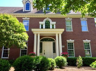 3107 Royal Fox Dr, St Charles, IL 60174