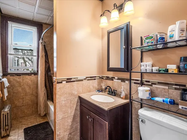 938 Troy Avenue image 18 of 24