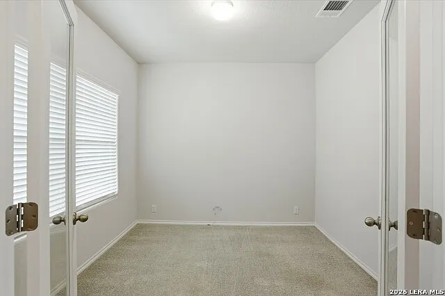 5 bed, 3.5 bath, 3052 sqft, $2,500 — Photo 4