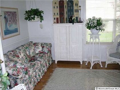 5th image of 1176A Thornbury Ln
