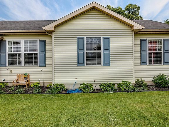 3rd image of 30570 Gregory Dr