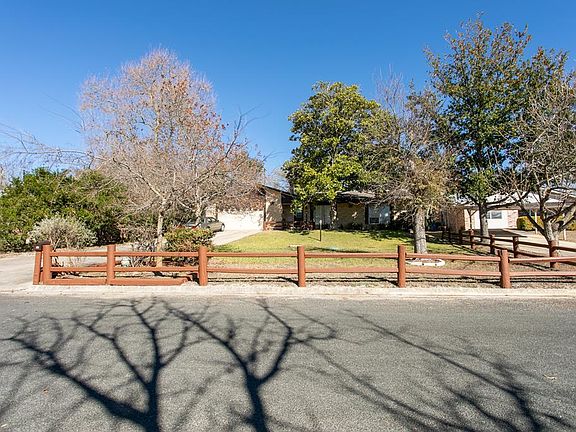2nd image of 117 Palo Verde Dr