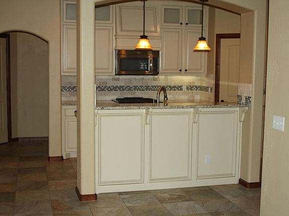 4th image of 305 SW 170th Ter