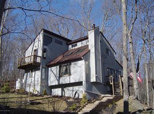 321 Saunders Dr, Bushkill, PA 18324