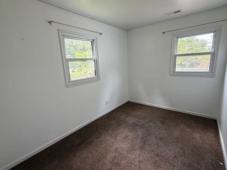 1115 Carolina Ave — Photo 7
