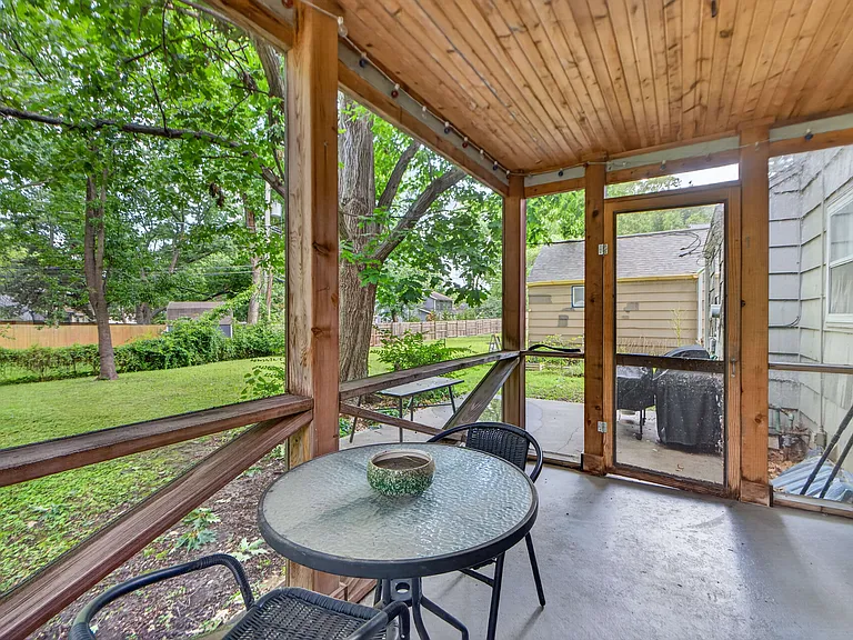 7237 Roe Ave — Photo 24