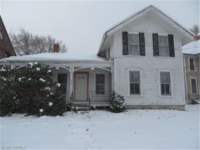 2nd image of 818 Center St