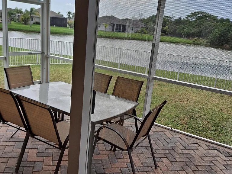 631 Tangelo Cir SW — Photo 3