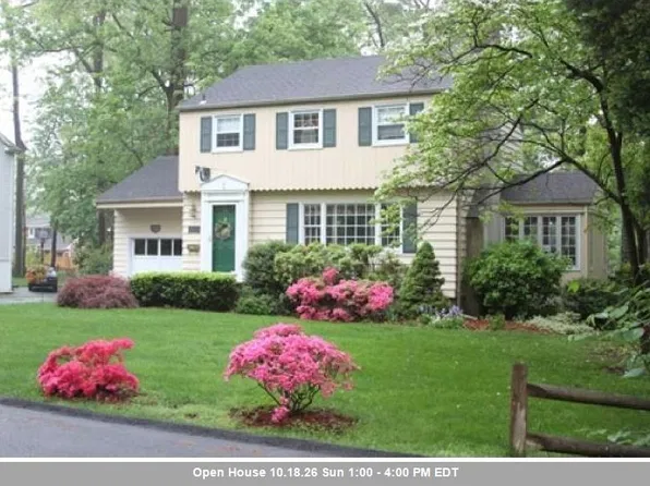 20 Beechwood Dr, Wayne, NJ 07470