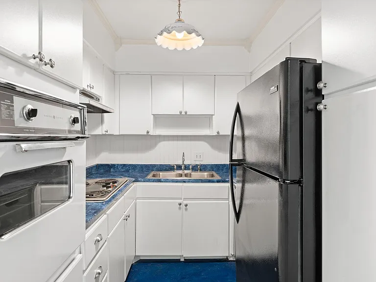 2601 Bellefontaine St #B105 — Photo 12