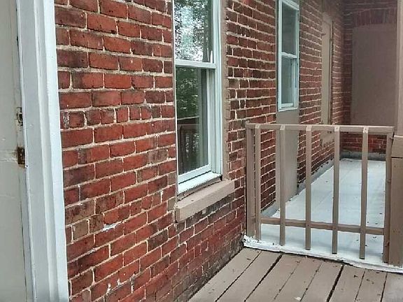 4th image of 239 Lincoln St #2