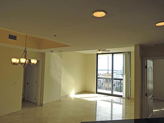 4th image of 801 S Olive Ave Unit 805