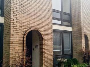 1626 Chimney House Rd, Reston, VA 20190