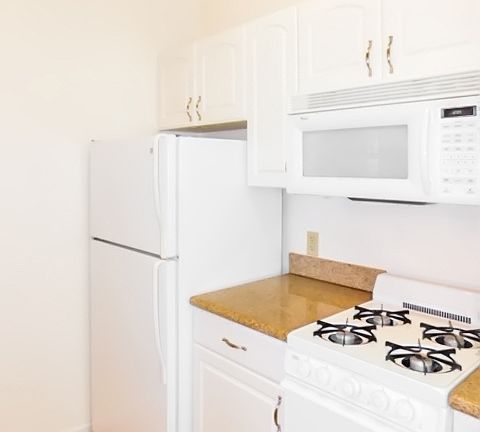 4th image of 900 Powell St APT 12