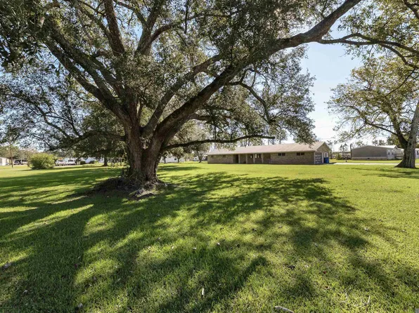 4454 Oak Dr, Fordoche, LA 70732
