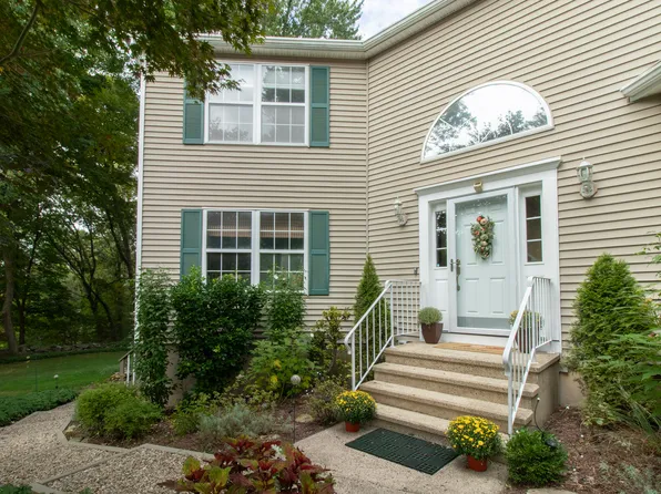 17 Warren Drive #17, Seymour, CT 06483