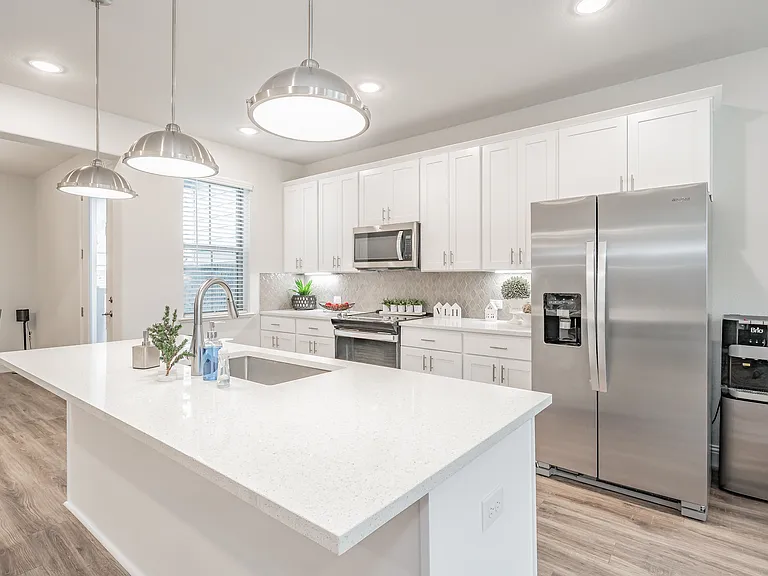 9713 Thorncrown Ln — Photo 4