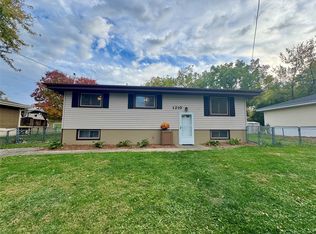 1210 Highview Dr, Des Moines, IA 50315