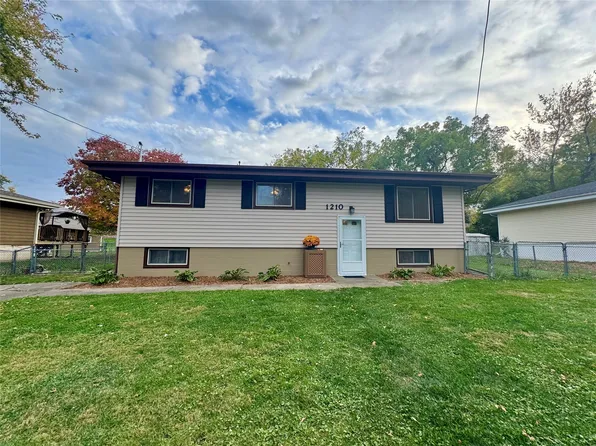 1210 Highview Dr, Des Moines, IA 50315