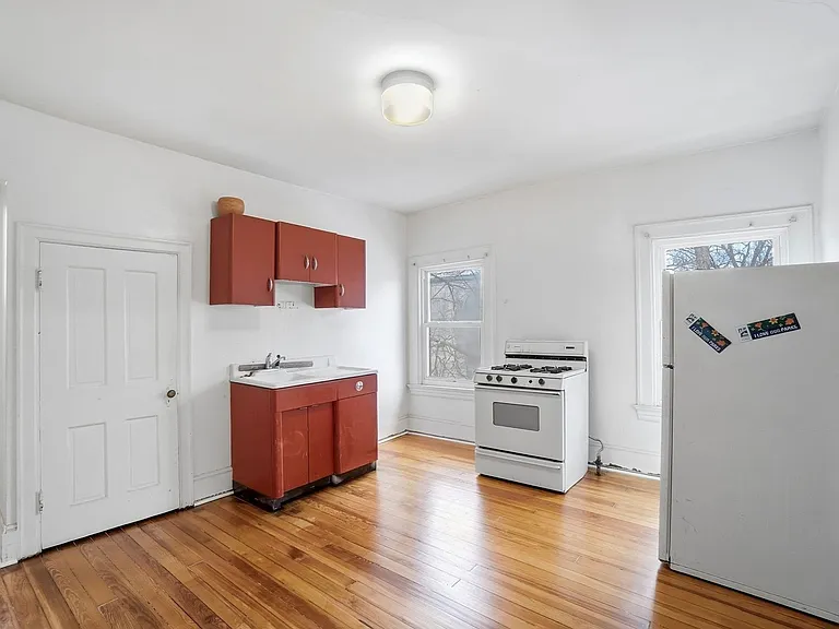 3523 Clifton Ave — Photo 6