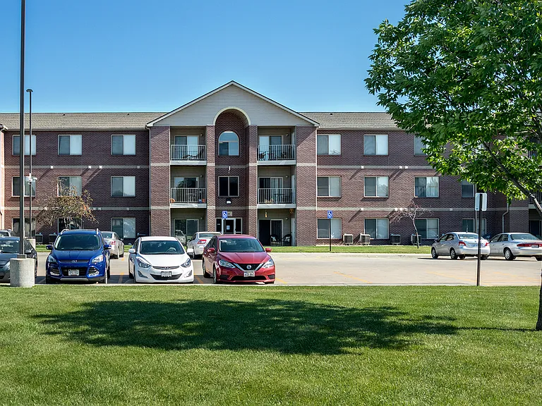 Marshall Apartments — Photo 1