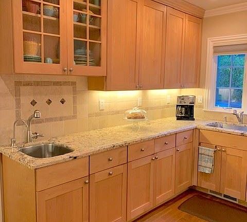 5th image of 1175 Laurie Ave
