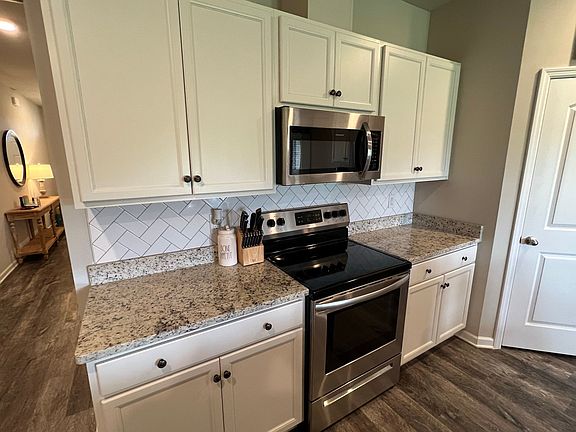 Granite Countertops, stainless steel appliances