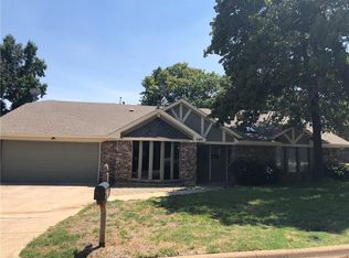 5102 Misty Wood Dr, Arlington, TX 76017