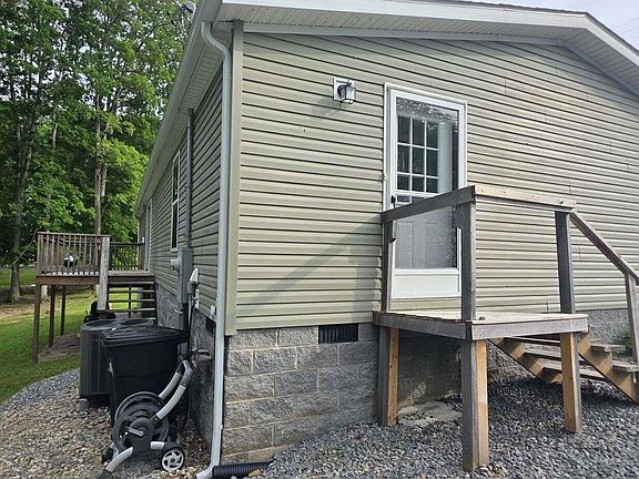 4th image of 893 Old Nicholas Rd