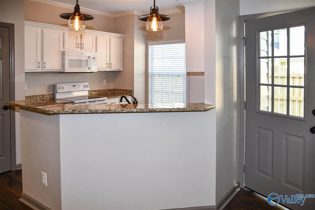 2 bed, 2.0 bath, 1160 sqft, $1,395 — Photo 3