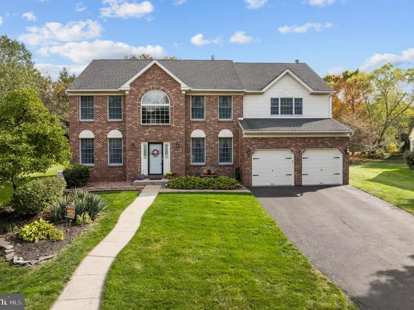 286 Fox Hound Dr, Doylestown, PA 18901