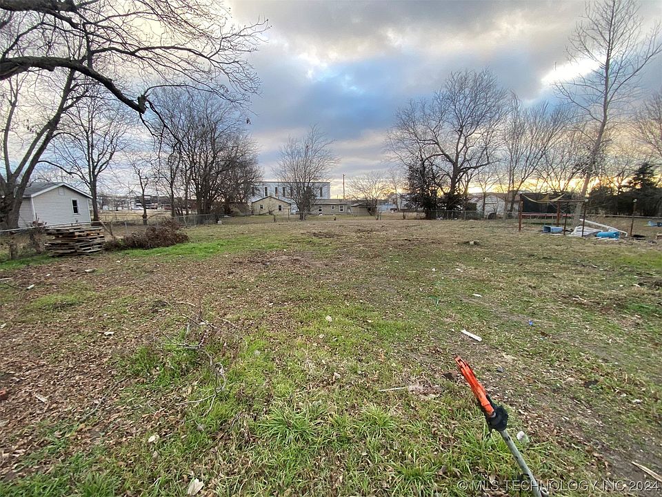 2nd image of 204 W 1st St