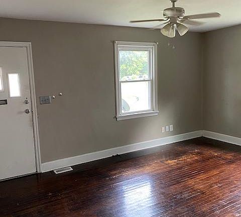 2nd image of 864 Richardson St
