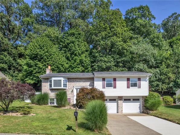 212 Ligonier Ln, New Kensington, PA 15068