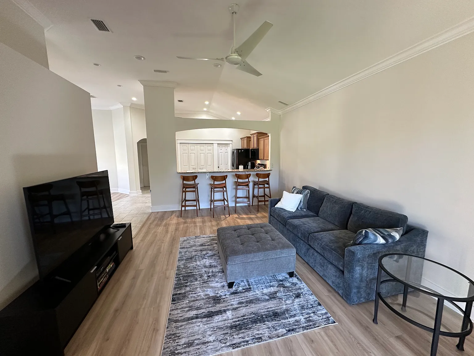 2 bed, 1298 sqft, $2,000 — Photo 2