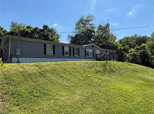 1476 S 88th Rd, Greensboro, PA 15338